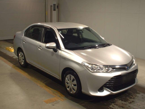 2015 Toyota Corolla Axio NKE165[2]