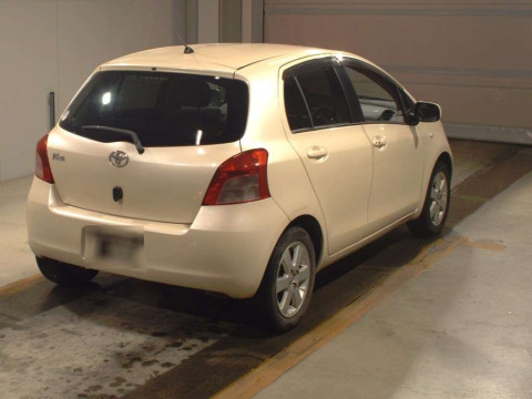 2005 Toyota Vitz SCP90[1]