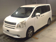 2010 Toyota Noah