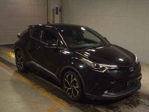 2017 Toyota C-HR ZYX10[2]