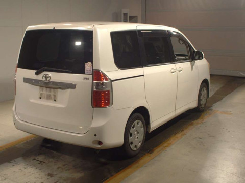 2008 Toyota Noah ZRR70G[1]