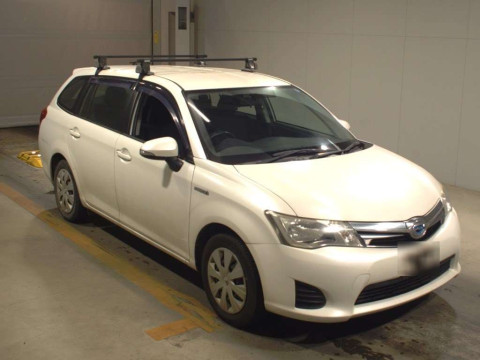 2013 Toyota Corolla Fielder NKE165G[2]