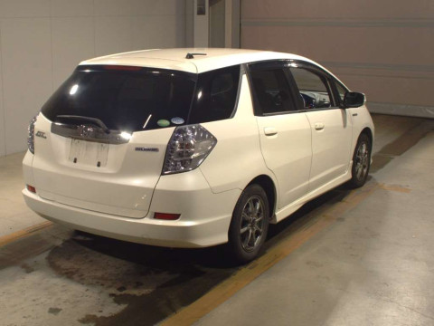 2012 Honda Fit Shuttle Hybrid GP2[1]