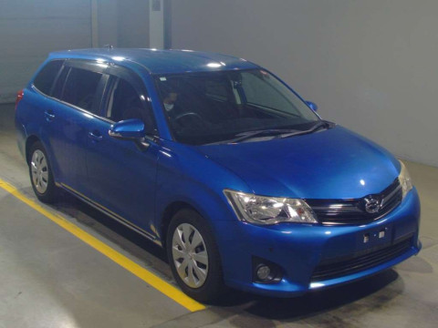 2013 Toyota Corolla Fielder NZE161G[2]