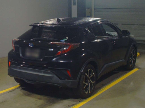 2017 Toyota C-HR ZYX10[1]