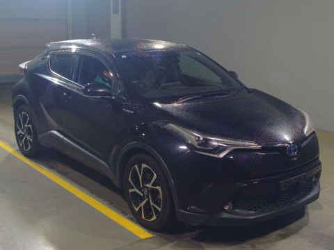 2017 Toyota C-HR ZYX10[2]