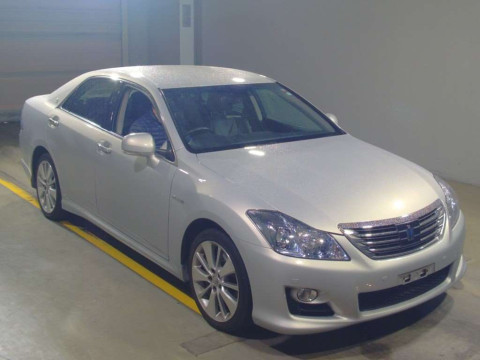 2009 Toyota Crown Hybrid GWS204[2]