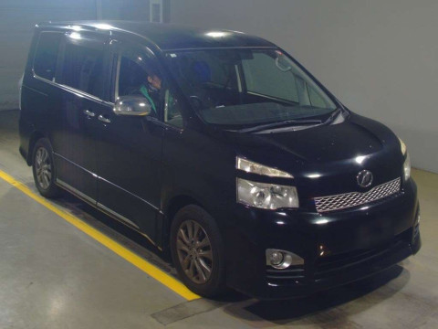 2012 Toyota Voxy ZRR70W[2]