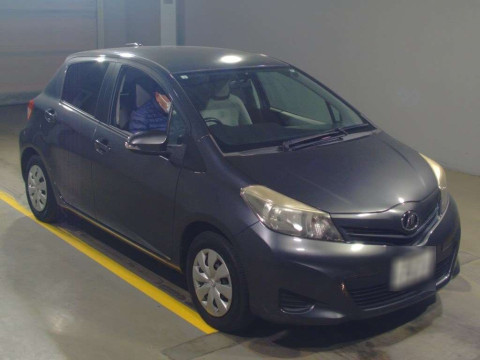 2011 Toyota Vitz NSP130[2]