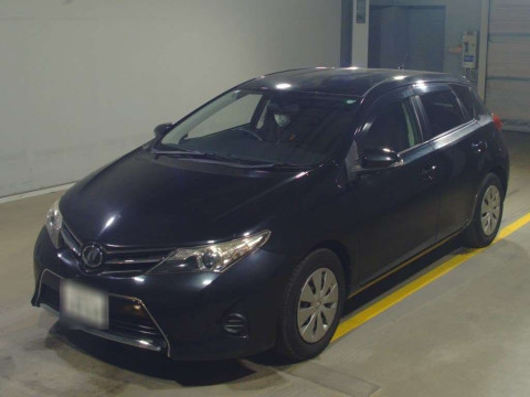 2013 Toyota Auris NZE181H[0]