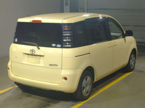 2005 Toyota Sienta NCP85G[1]