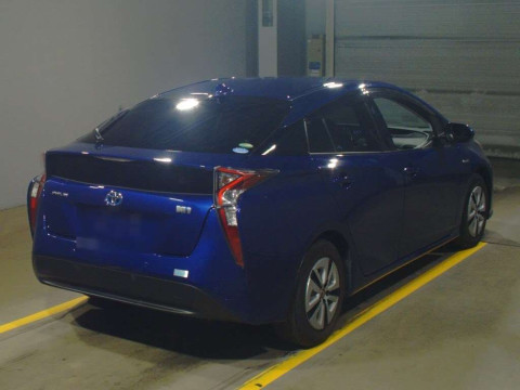 2016 Toyota Prius ZVW51[1]