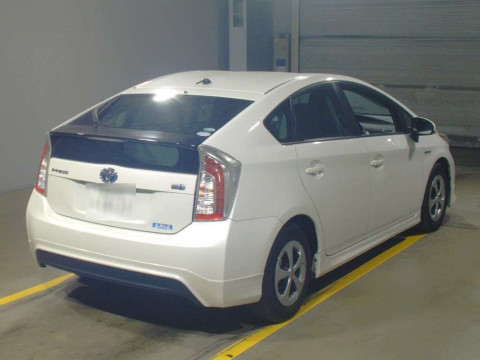 2015 Toyota Prius ZVW30[1]