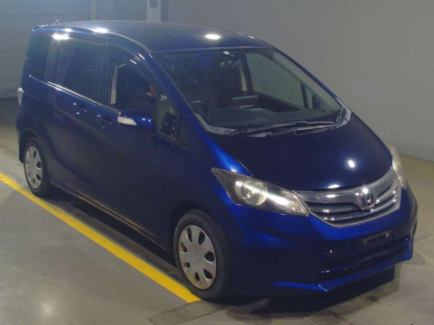 2013 Honda Freed GB3[2]