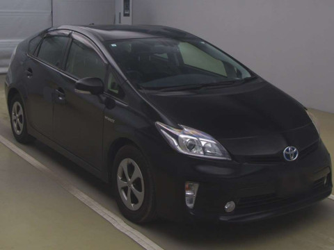 2015 Toyota Prius ZVW30[2]