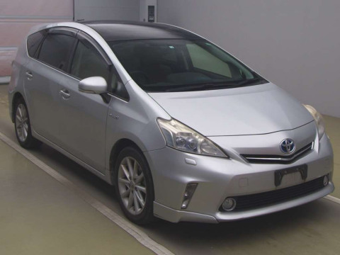 2012 Toyota Prius alpha ZVW40W[2]