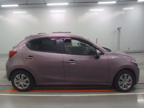 2015 Mazda Demio DJ3FS[2]