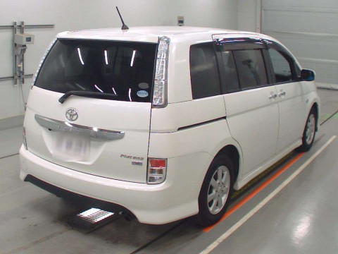 2012 Toyota Isis ZGM10W[1]