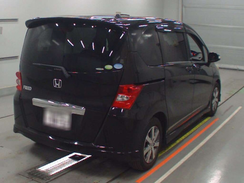 2011 Honda Freed GB3[1]