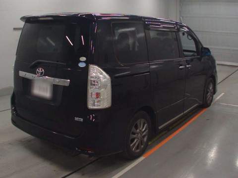 2012 Toyota Voxy ZRR70W[1]