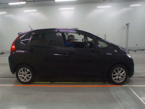 2015 Honda Fit Hybrid GP5[2]