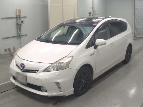 2011 Toyota Prius alpha ZVW41W[0]