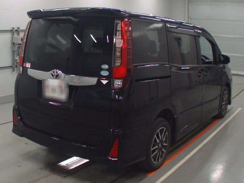 2015 Toyota Noah ZRR85W[1]