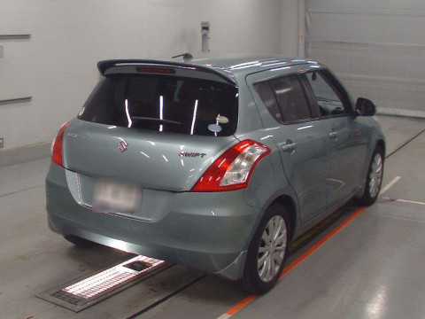 2011 Suzuki Swift ZC72S[1]