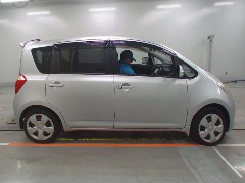 2006 Toyota Ractis NCP100[2]