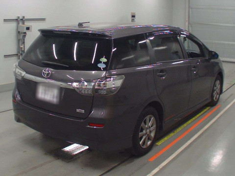 2013 Toyota Wish ZGE20G[1]