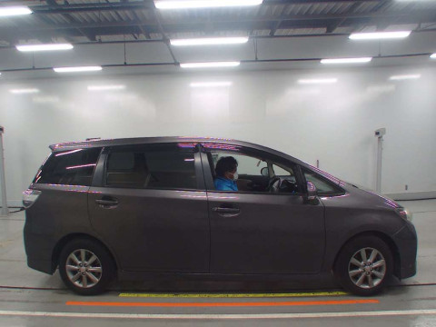 2013 Toyota Wish ZGE20G[2]