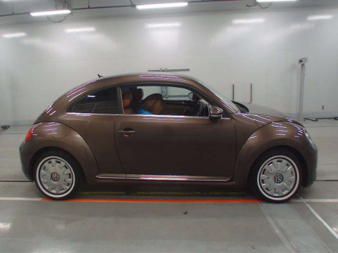 2015 Volkswagen Beetle 16CBZ[2]