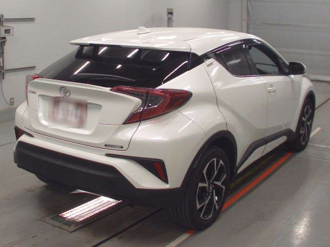 2018 Toyota C-HR NGX50[1]