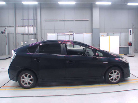 2011 Toyota Prius ZVW30[2]