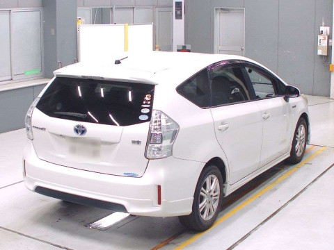 2012 Toyota Prius alpha ZVW41W[1]