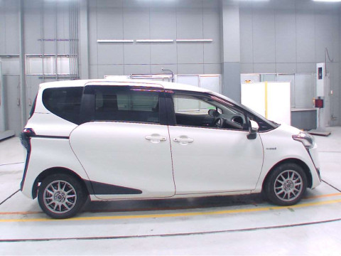 2015 Toyota Sienta NHP170G[2]