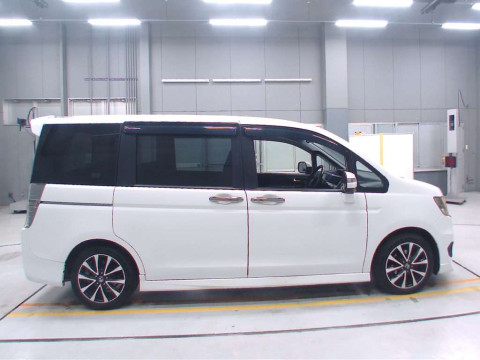 2012 Honda Step WGN Spada RK5[2]