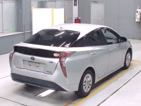 2017 Toyota Prius ZVW51[1]