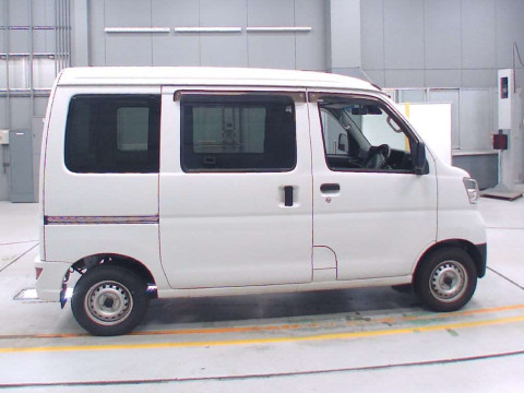 2020 Daihatsu Hijet Cargo S321V[2]