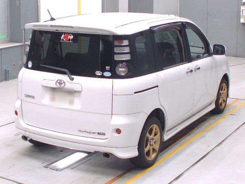 2009 Toyota Sienta NCP81G[1]