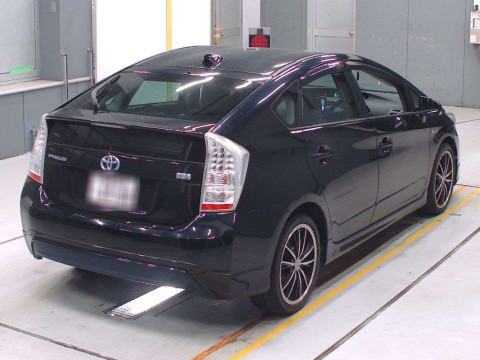 2010 Toyota Prius ZVW30[1]