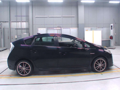 2010 Toyota Prius ZVW30[2]