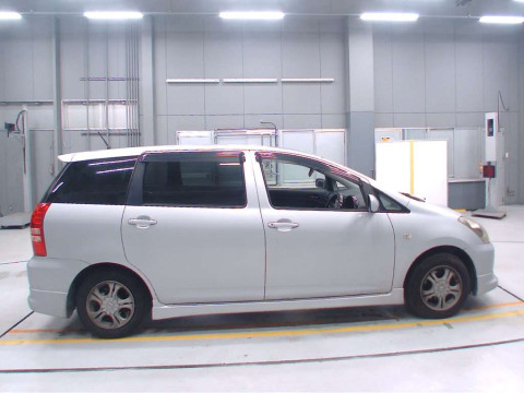 2004 Toyota Wish ZNE10G[2]