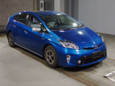 2014 Toyota Prius ZVW30[2]