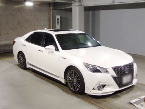 2014 Toyota Crown Hybrid AWS210[2]