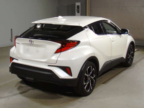 2020 Toyota C-HR NGX10[1]