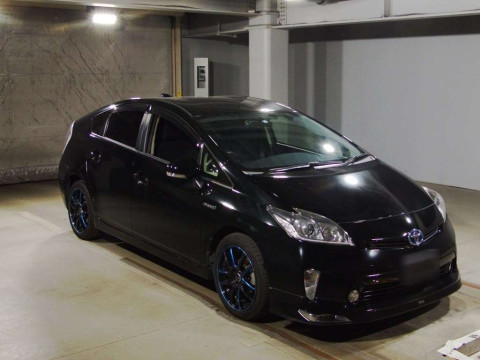 2014 Toyota Prius ZVW30[2]