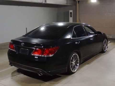 2013 Toyota Crown Hybrid AWS210[1]