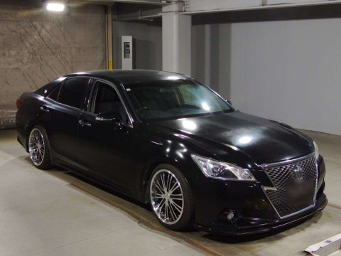 2013 Toyota Crown Hybrid AWS210[2]