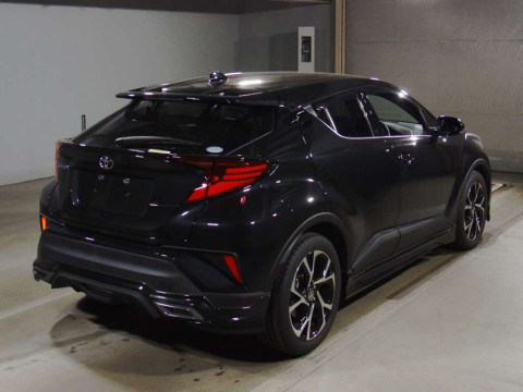 2020 Toyota C-HR NGX10[1]